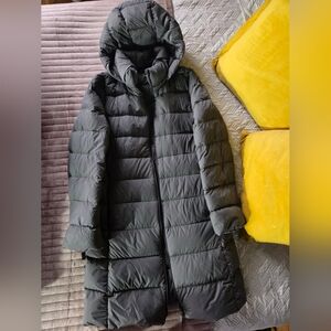 Uniqlo Black Long Puffer Jacket Medium